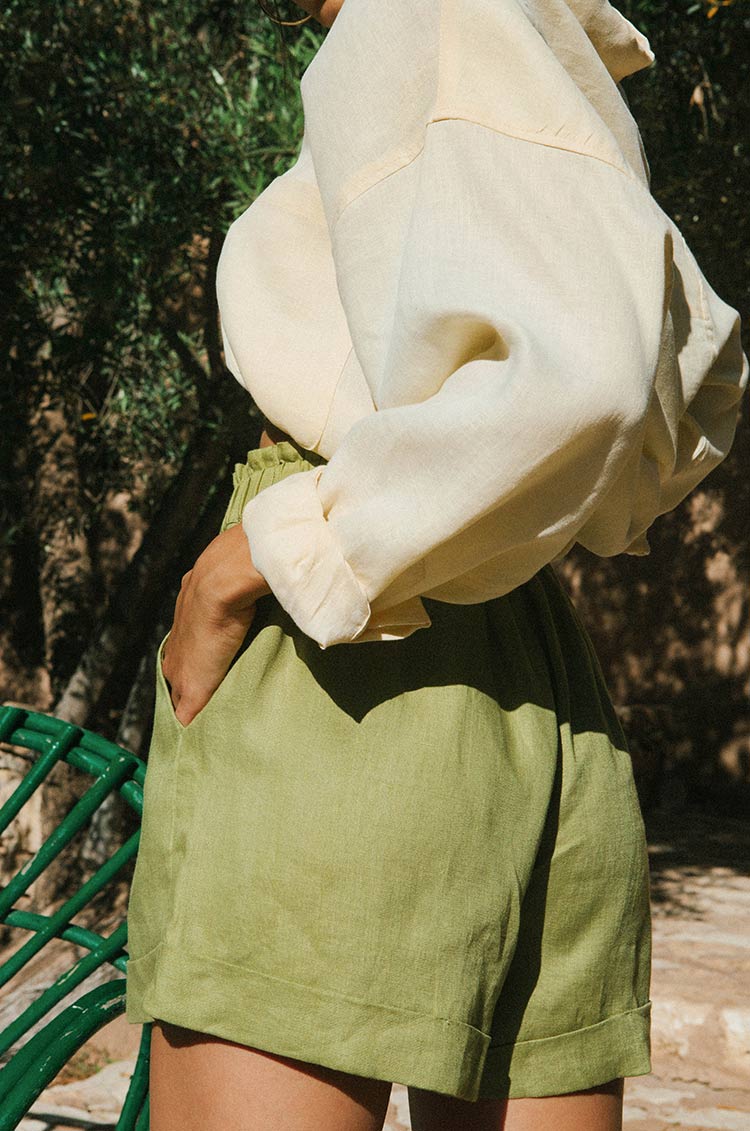SUMMER Shorts - olive linen - Image 4